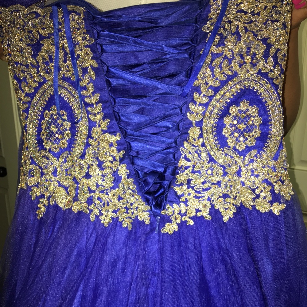 Dress - Picture 2 of 3